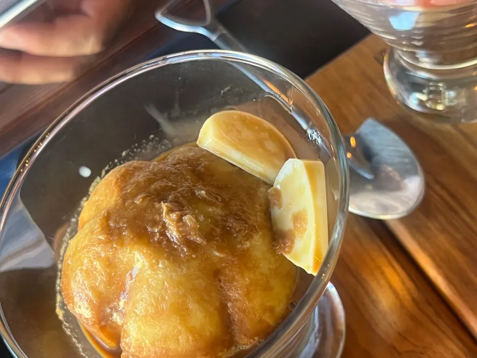 Garlic-shaped bingsu with white chocolate