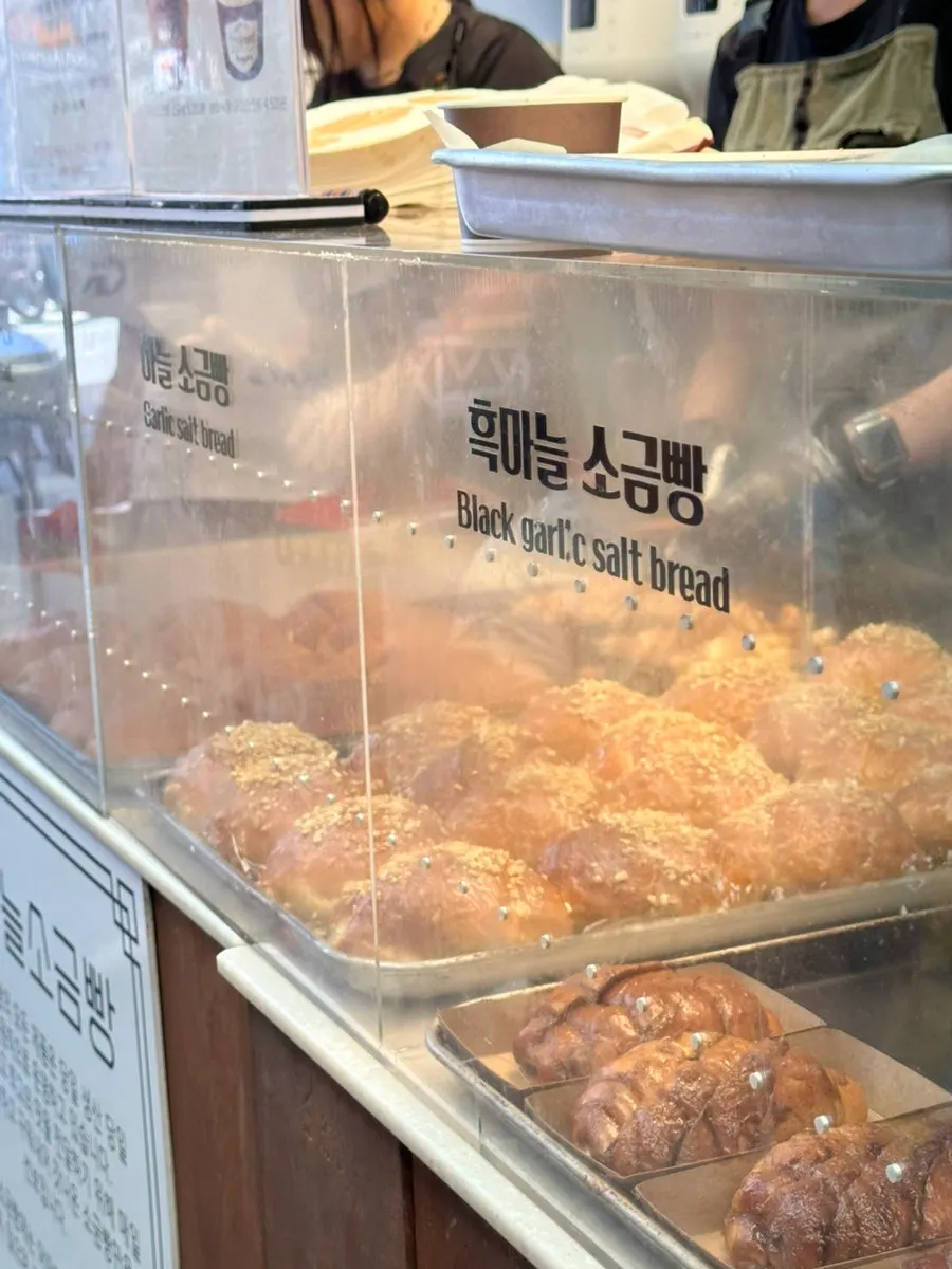 Display of original and garlic salt bread