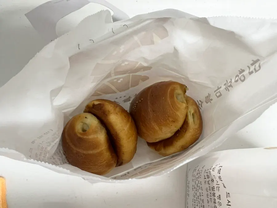 Packed bag of the salt bread set