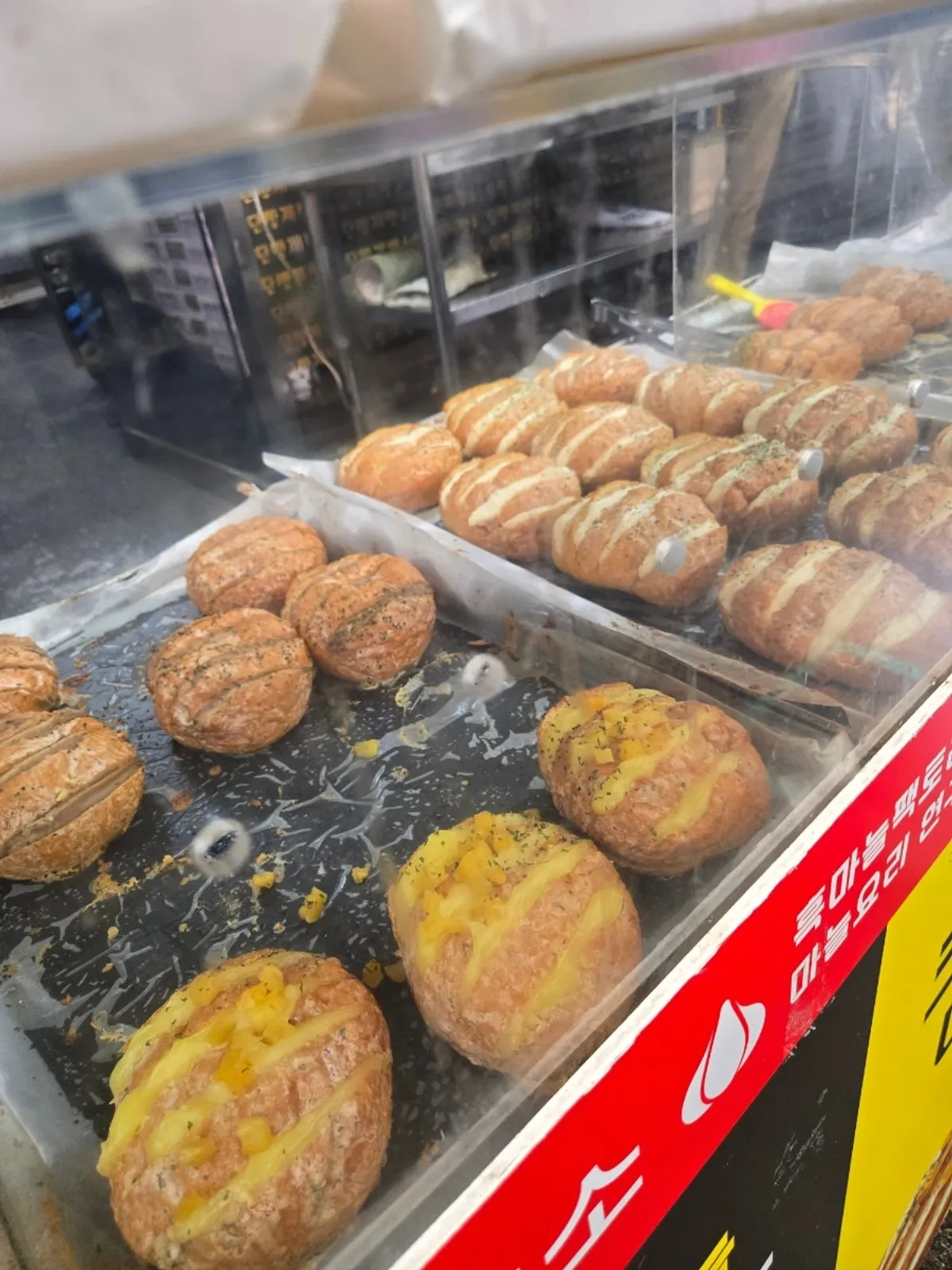 Garlic bread at Danppang Bakery in Danyang Gugyeong Market