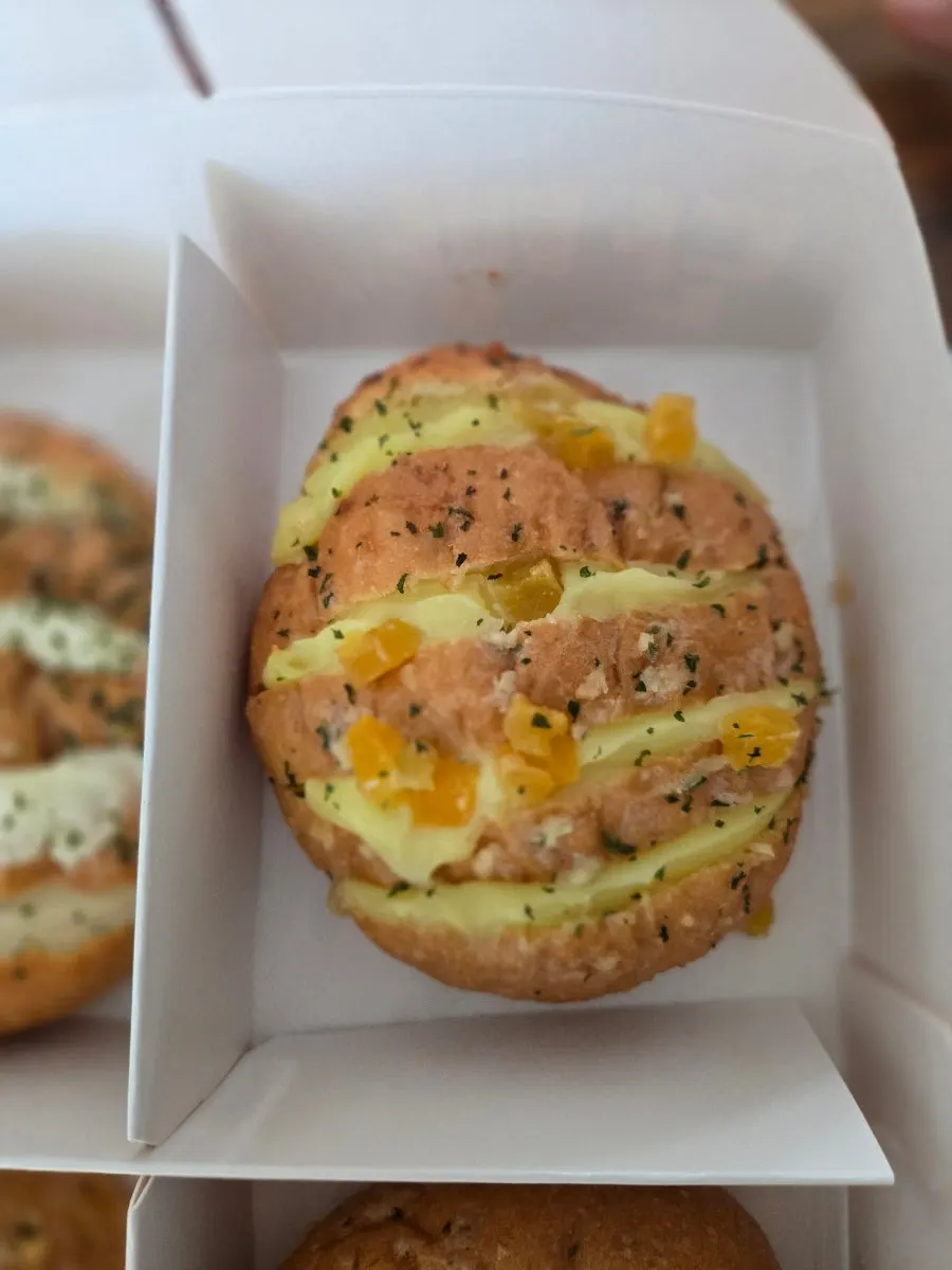 Black garlic cream cheese garlic bread