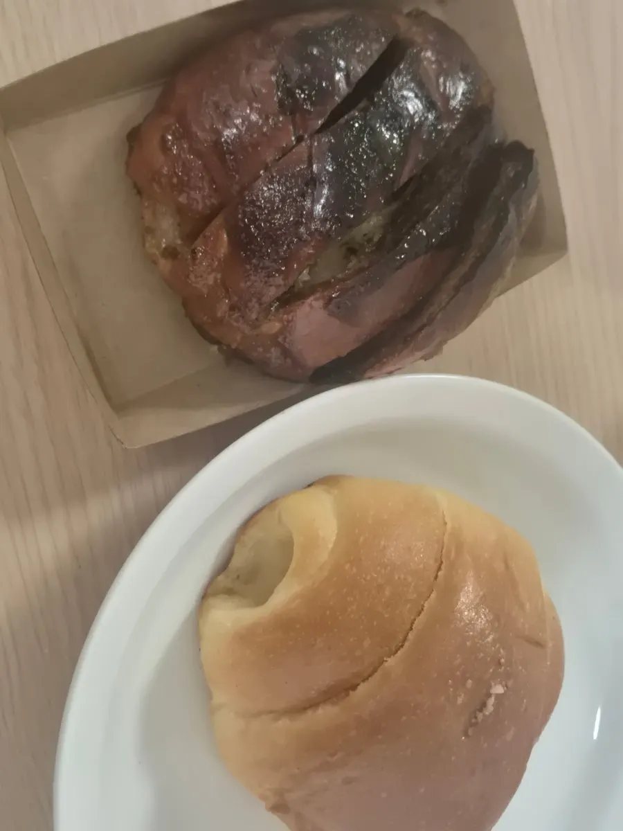 단양 특산 흑마늘을 넣은 흑마늘소금빵
