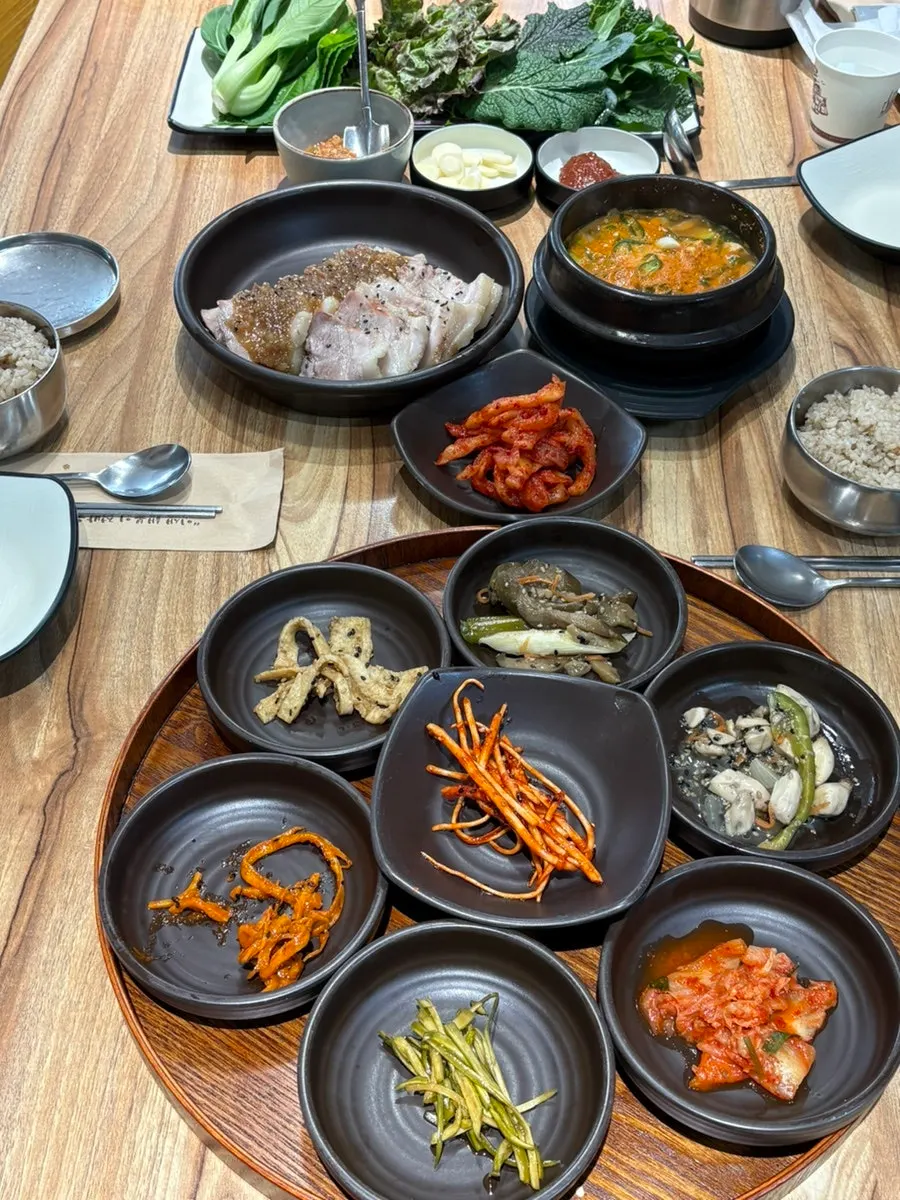 Danyang Heukmaneul Ssambap menu set information