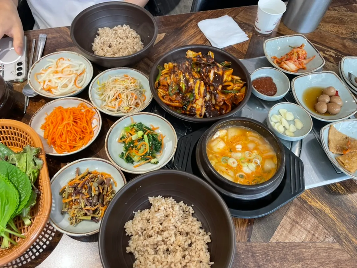 Black garlic jeyuk barley rice set for two people