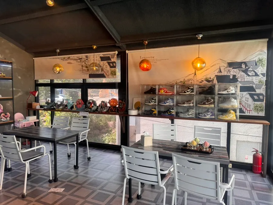 Spacious seating at JB Coffee