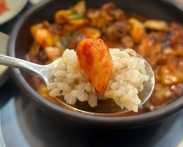 Barley rice mixed with jeyuk pork
