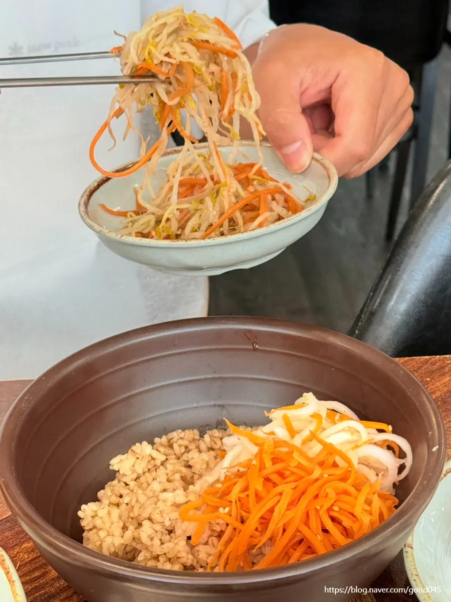 Barley rice mixed with vegetables