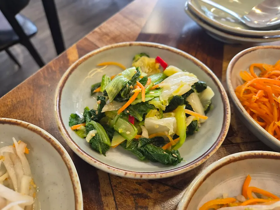 Namul side dishes to mix into the barley rice