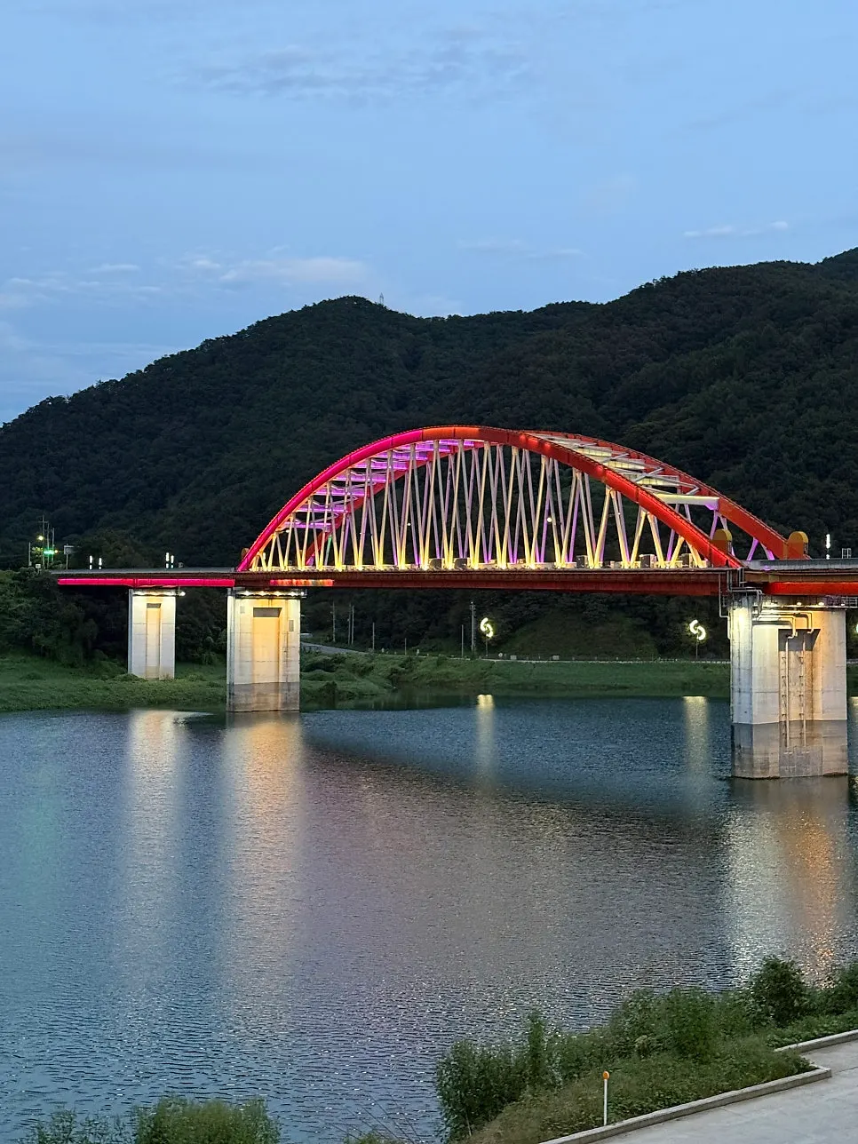 Gosu Bridge lit up at night