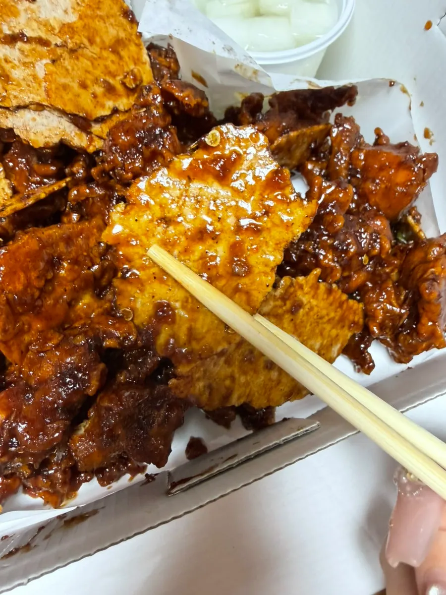 박스를 열어 본 흑마늘 2배맛 누룽지 닭강정