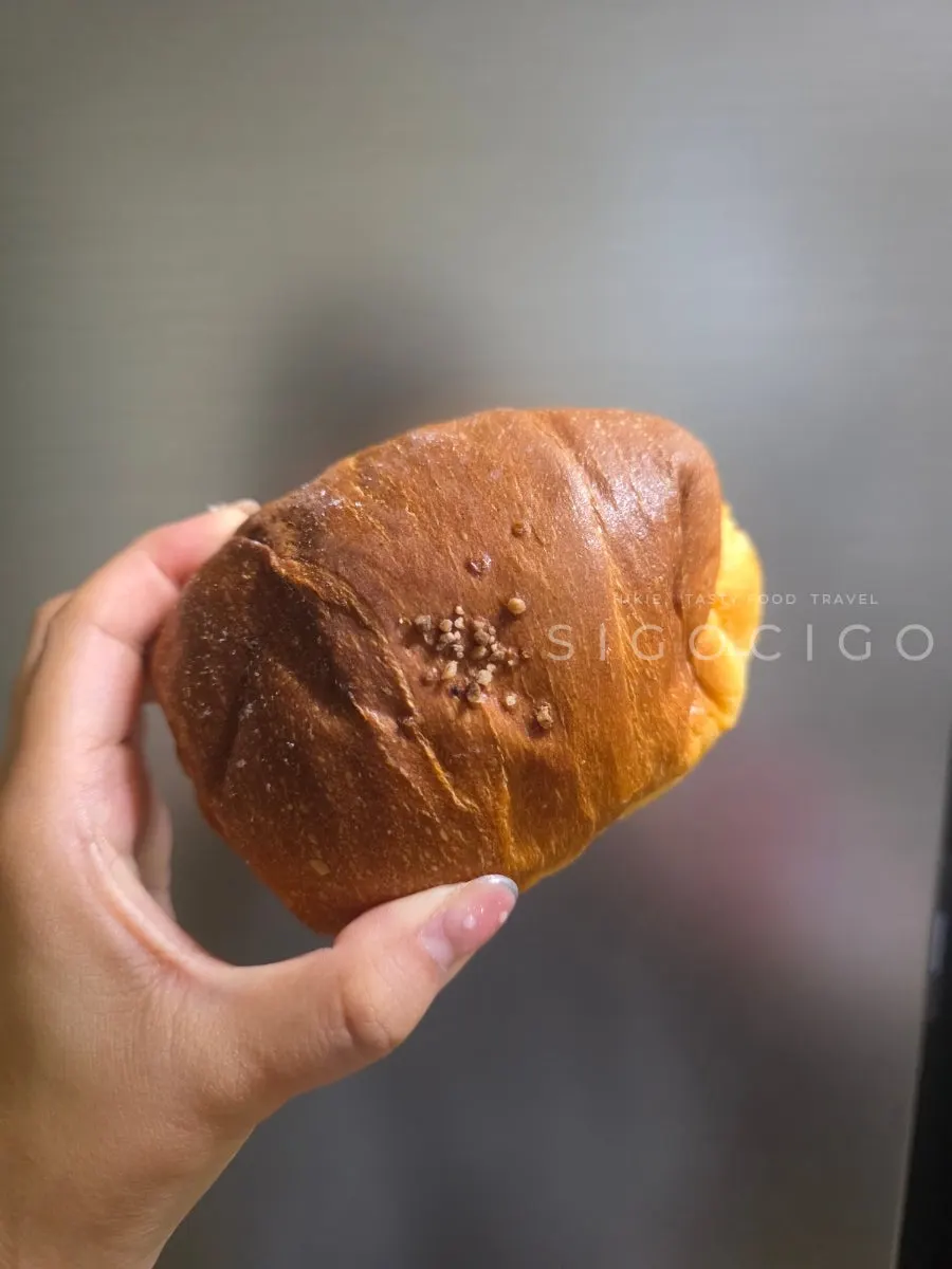 Salt bread packed generously as a gift for coworkers