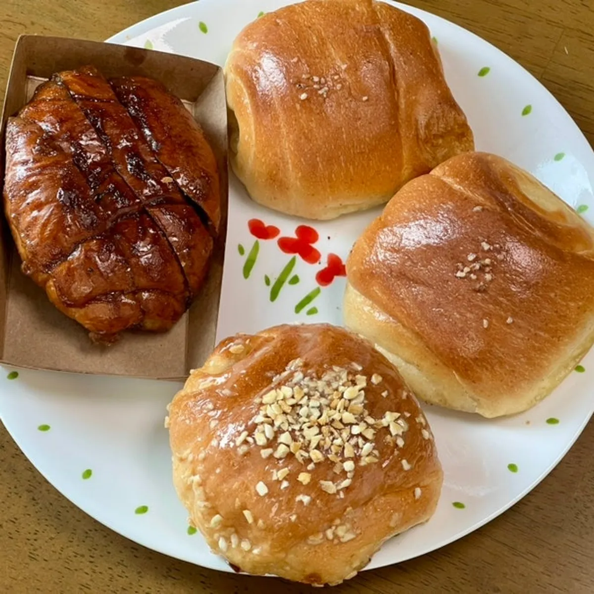 Close-up of black garlic salt bread in Danyang
