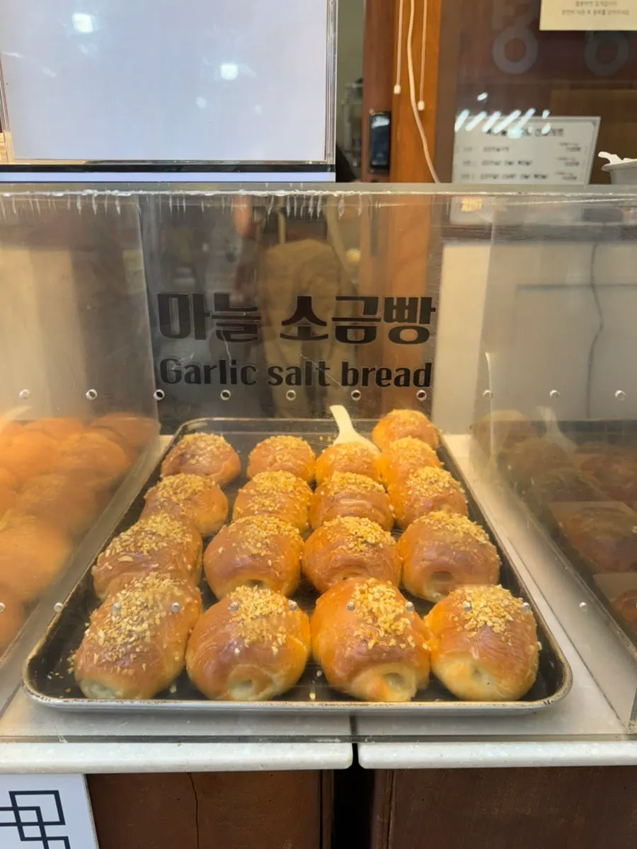 Freshly baked salt bread in the display case