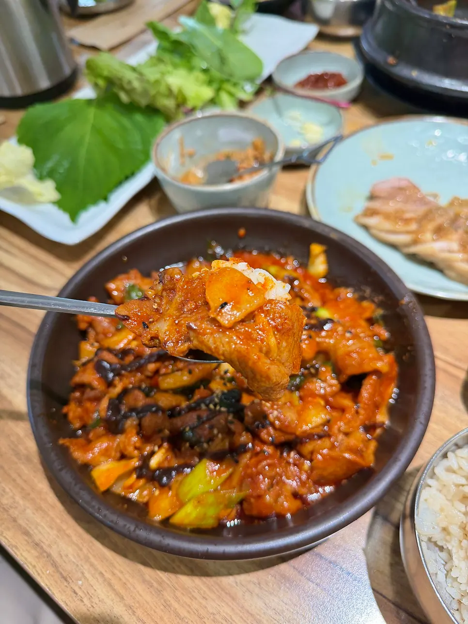 Black garlic pork with sauce soaked in