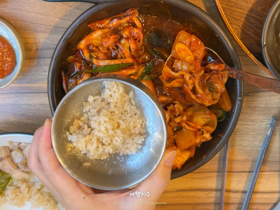 뚜껑을 연 흑마늘밥