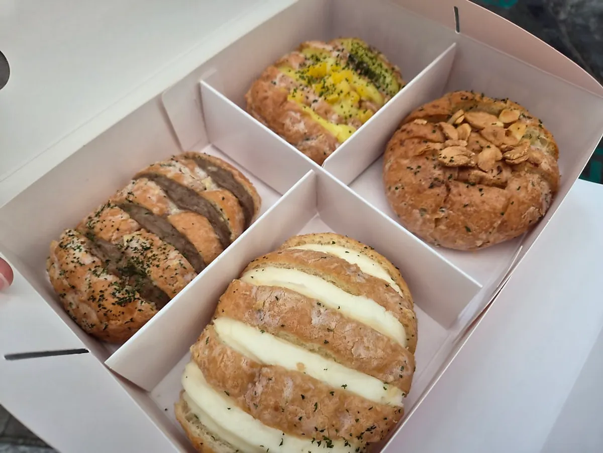 크림치즈 마늘빵 4개가 든 선물세트 포장