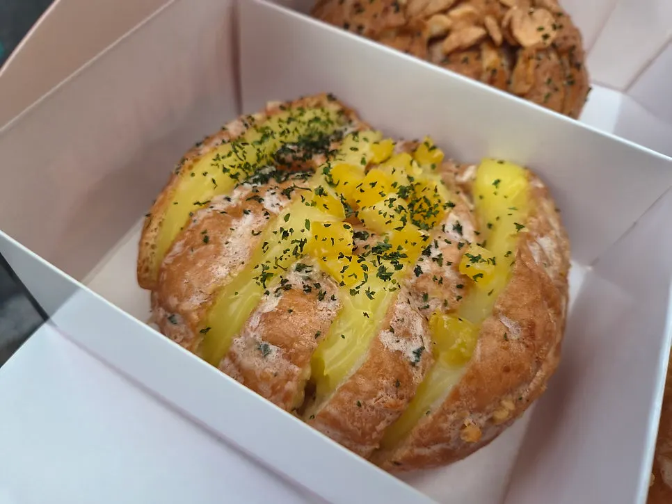 개별 포장된 크림치즈 마늘빵