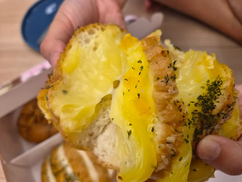 고구마맛 크림치즈 마늘빵