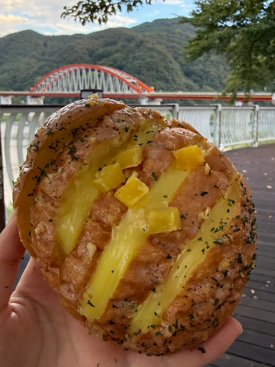 흑마늘크림치즈 마늘빵