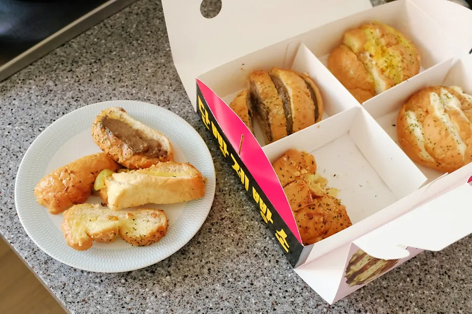 기본맛 마늘빵 한 조각