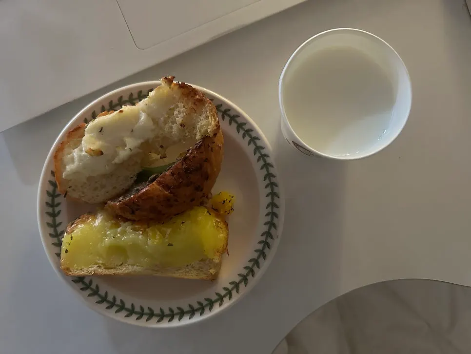 야식으로 구워 먹은 단빵제빵소 마늘빵