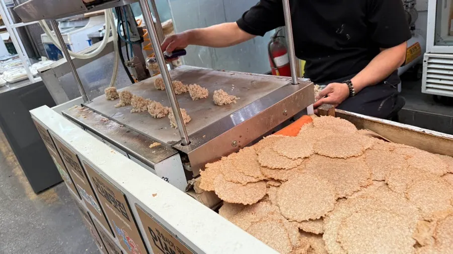 Nurungji being made fresh on the spot