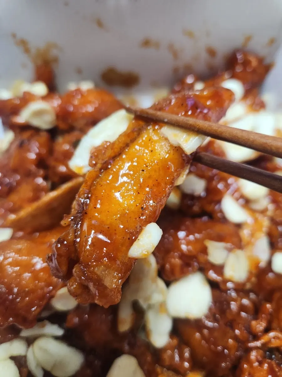 Crispy nurungji dakgangjeong eaten at home