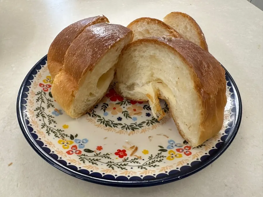 마늘 소금빵 단면