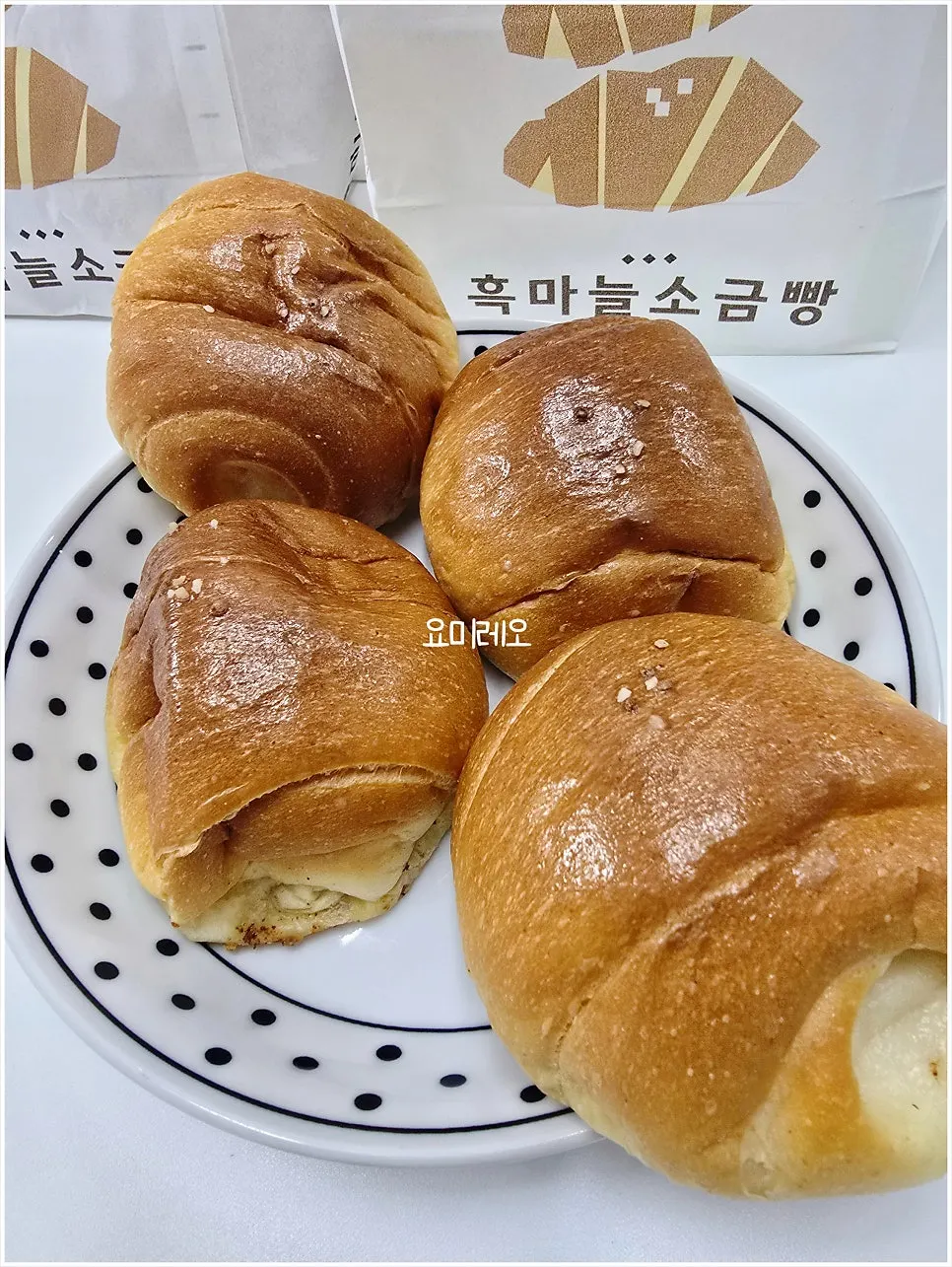 Different types of salt bread plated together