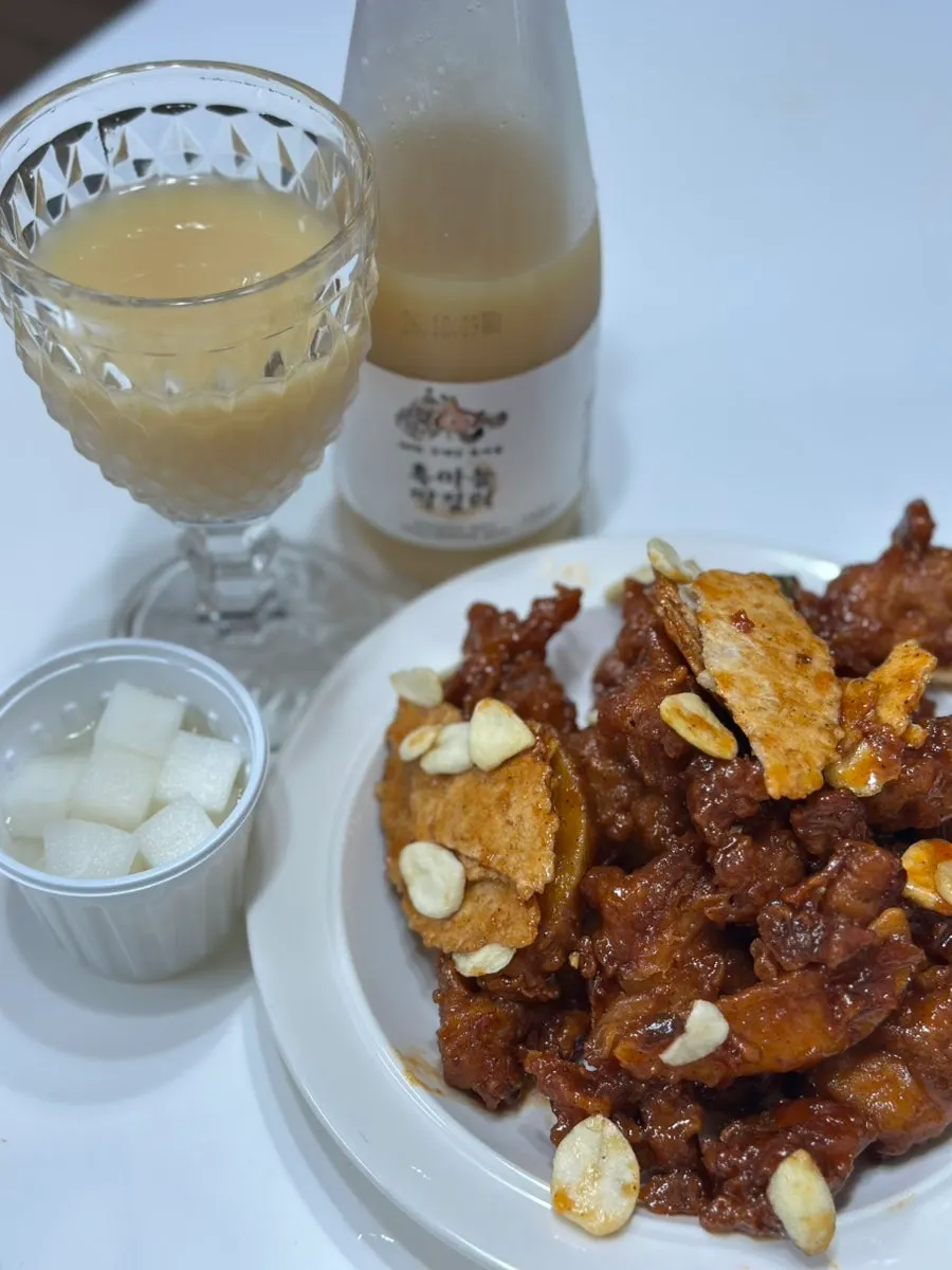 Freshly made nurungji dakgangjeong