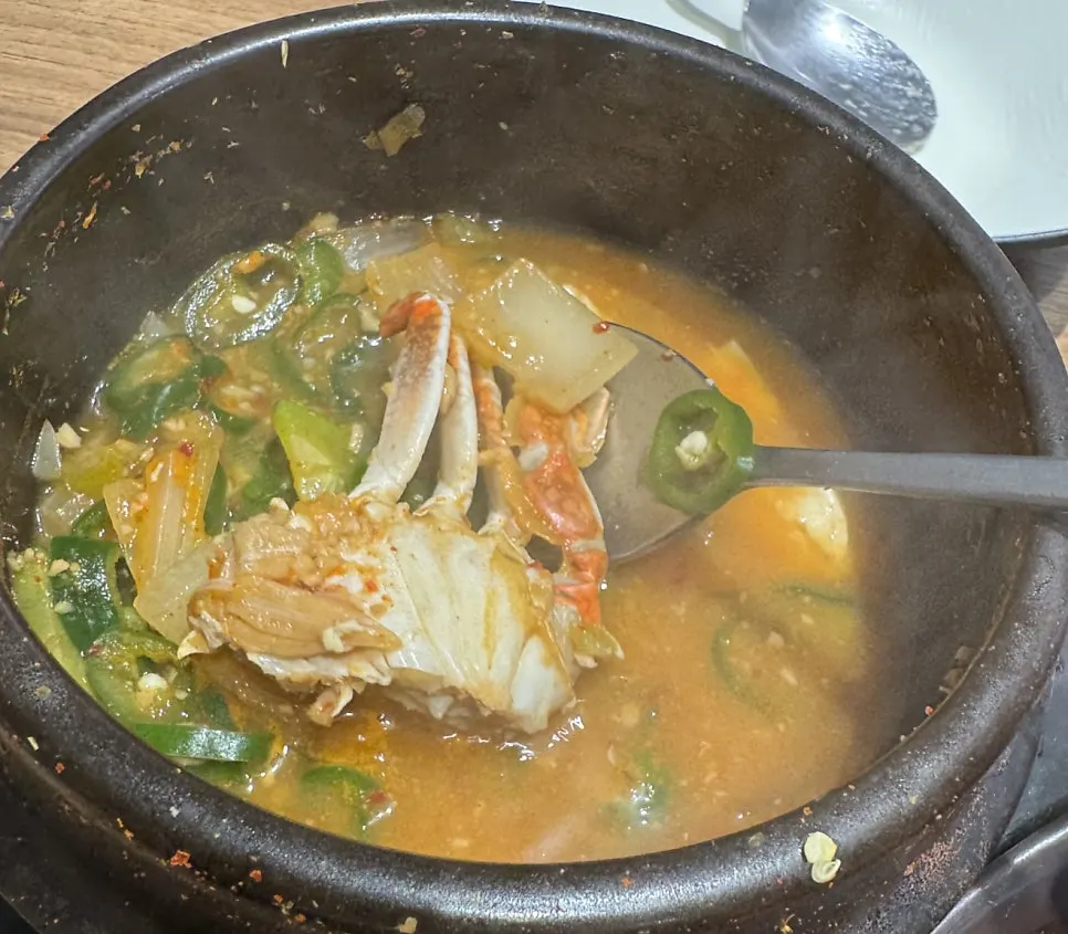 放了整只花蟹的大酱汤