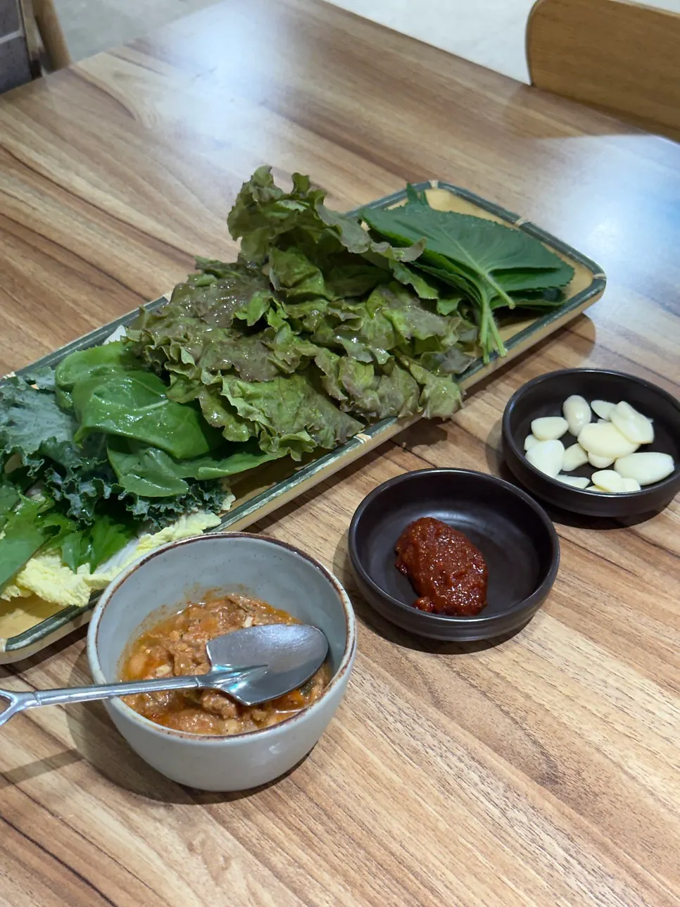 Several kinds of side dishes on plates