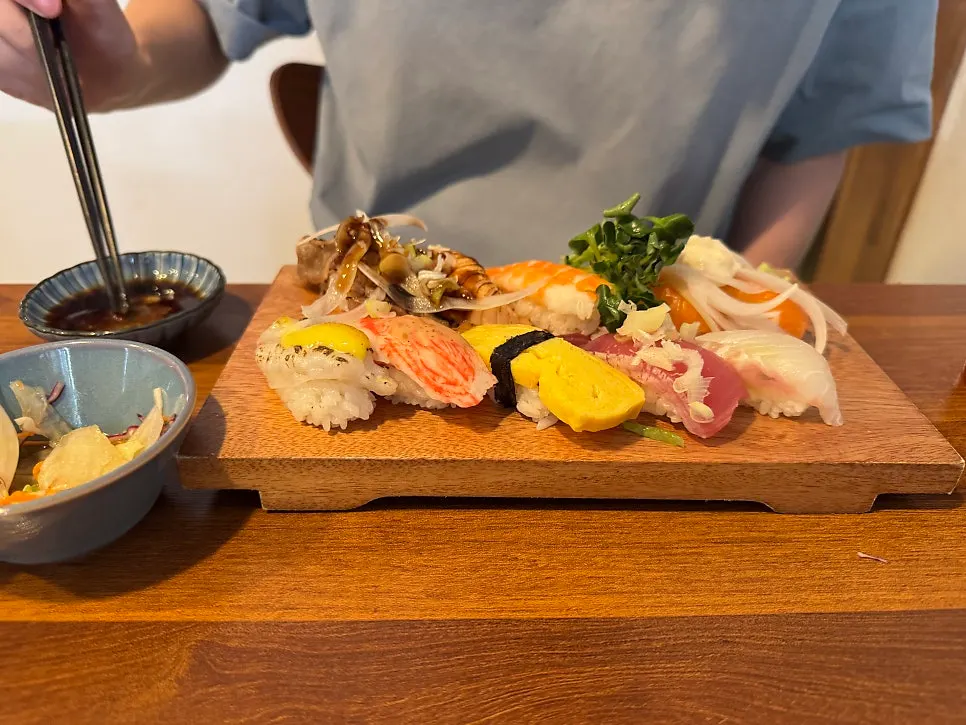 Udon included in the sushi set