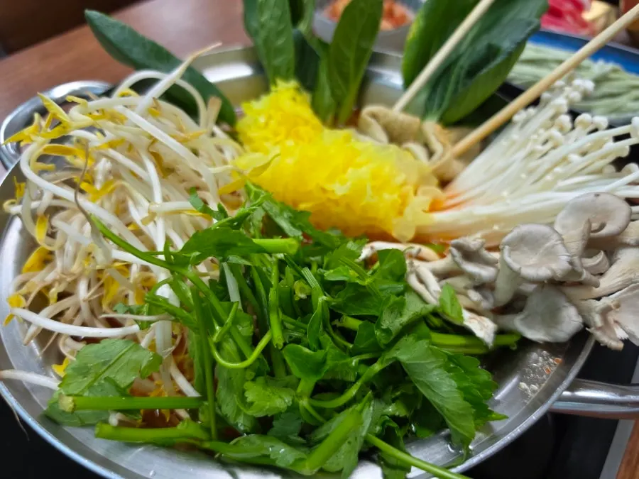 Spicy shabu-shabu broth boiling