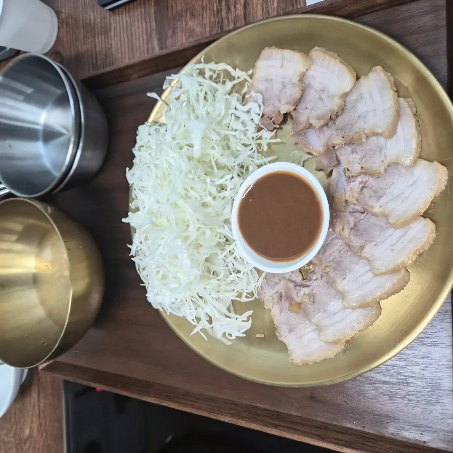 Boiled pork served as a side dish