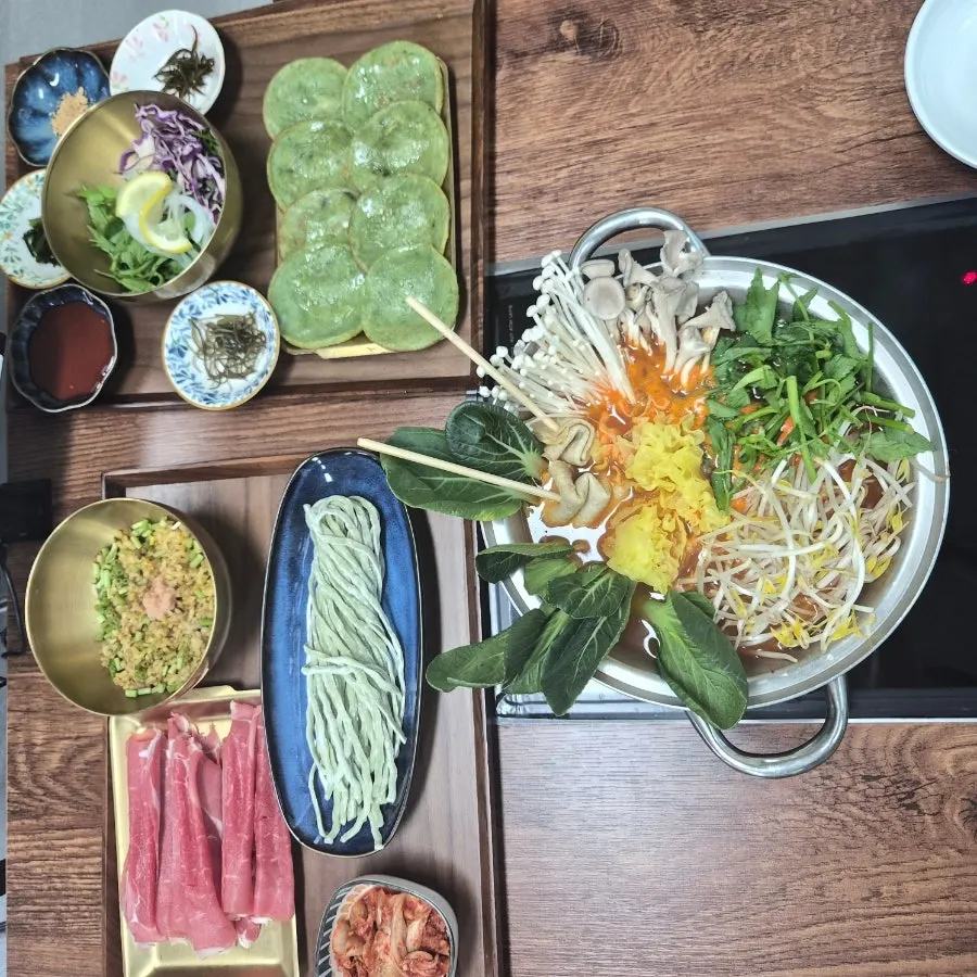 Exterior of the new Daonjeong Shabu Son Kalguksu location near Wirye Central Plaza