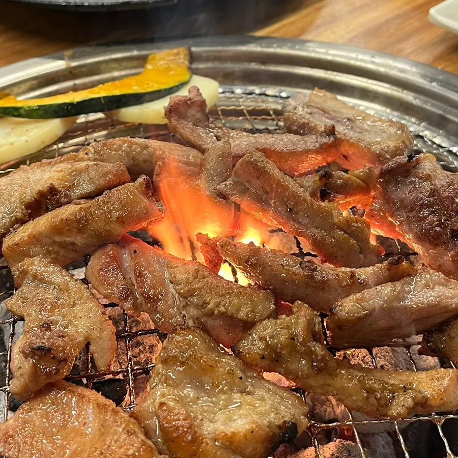 Signature pork ribs photo at Dwaegal Gongmyeong Soba Dapsimni Station Main Branch