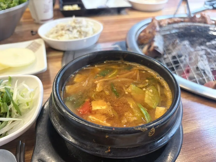 Garlic oil sauce and sweet pumpkin among the side dishes