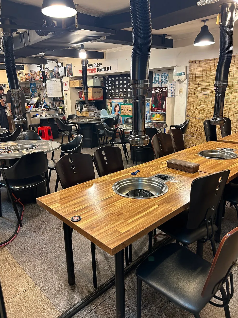 Spacious connected outdoor seating area next door