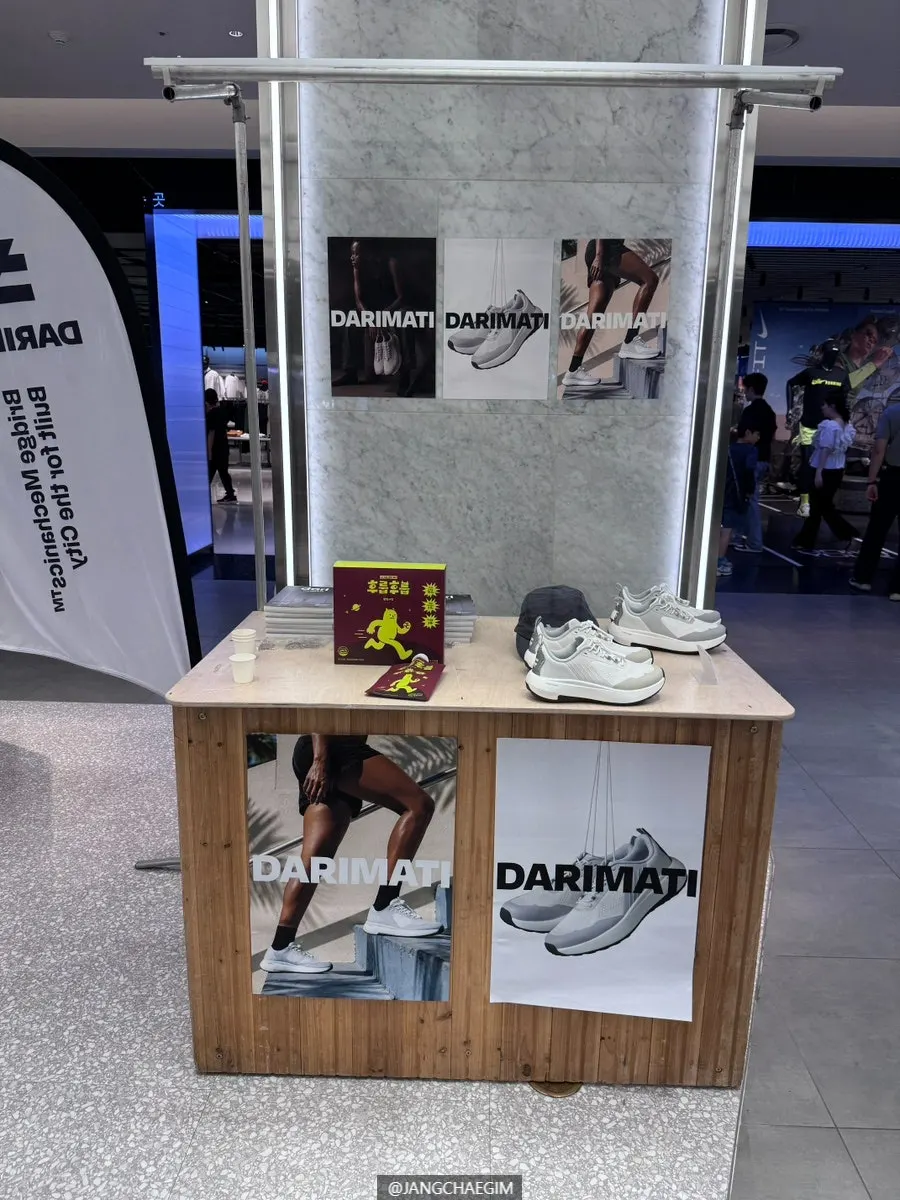 Inside the DARIMATI pop-up, crowded with visitors