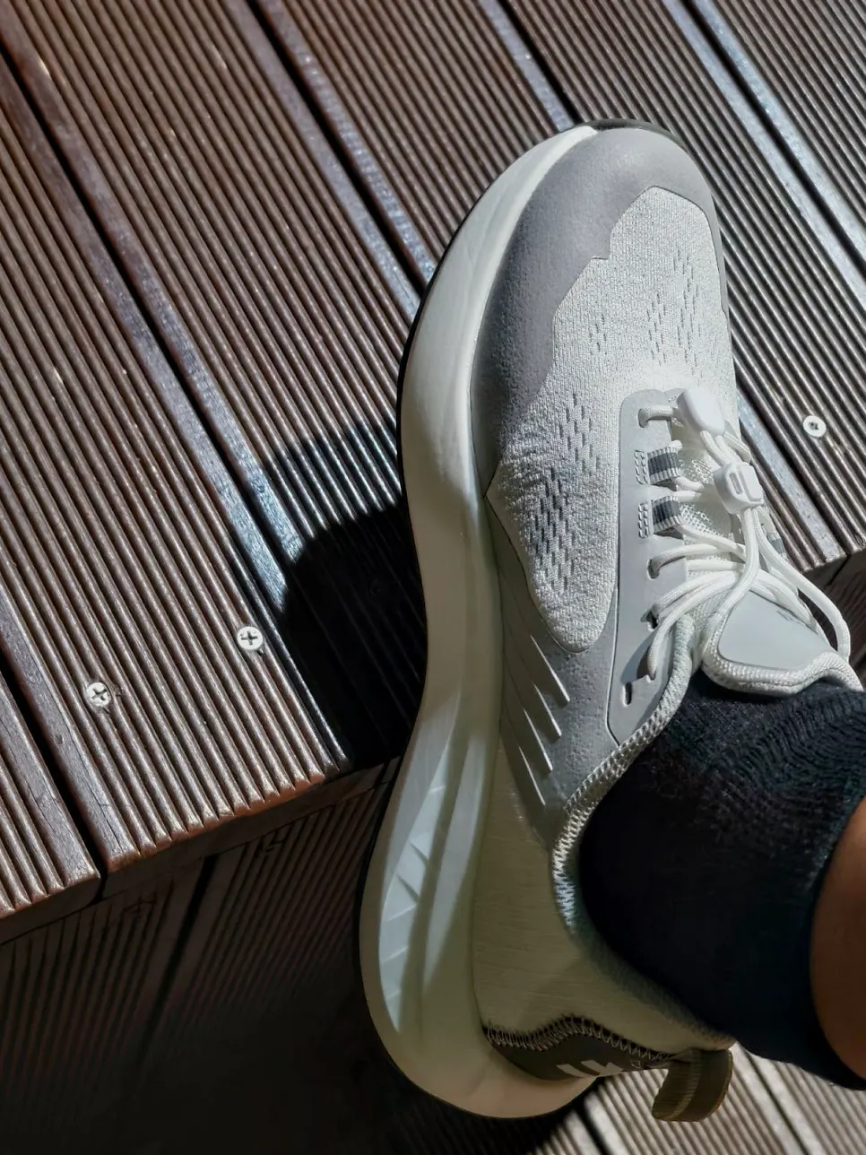 Feet in the BR-001 while running