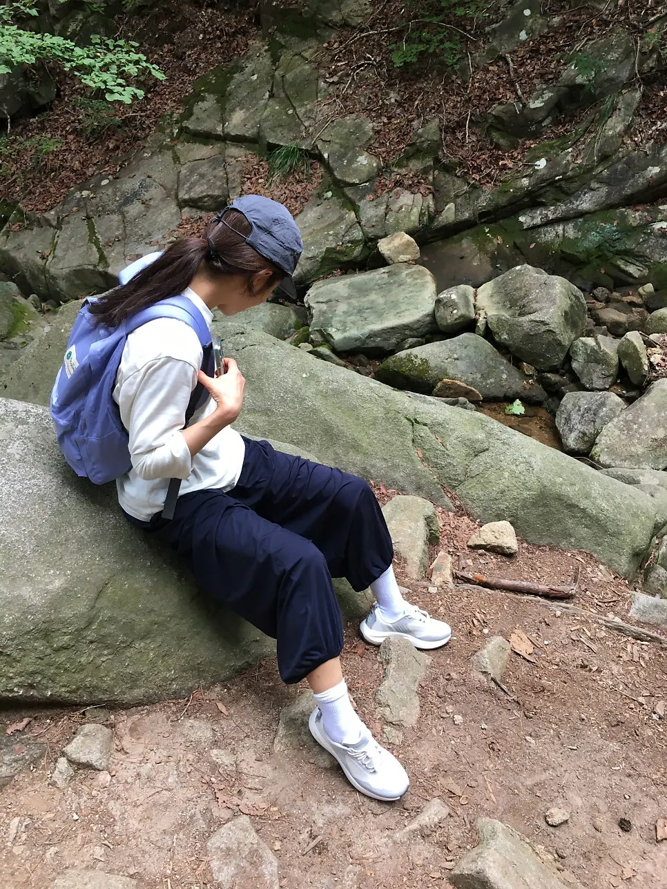 在关岳山石路上穿的BR-001