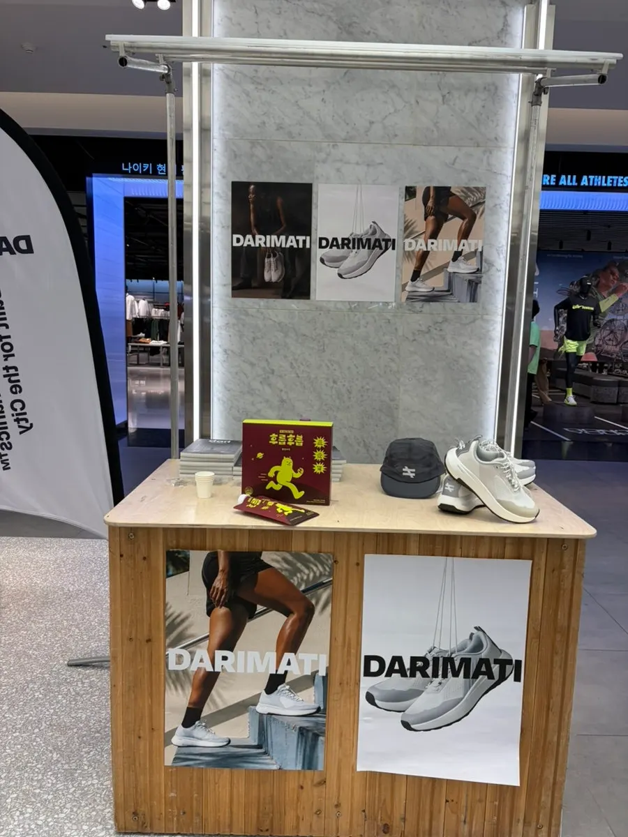 DARIMATI shoes displayed in the center of the pop-up zone