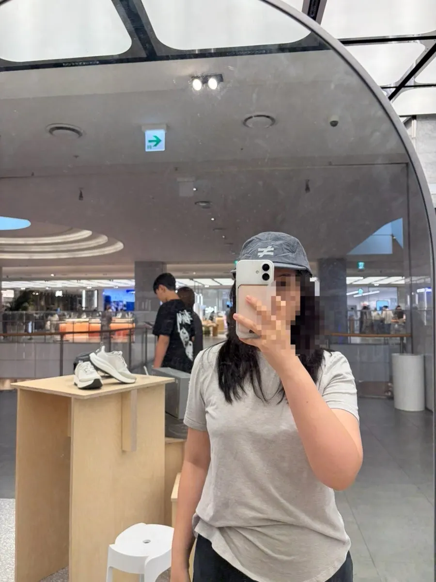 BR-001 and running cap set on sale at the pop-up