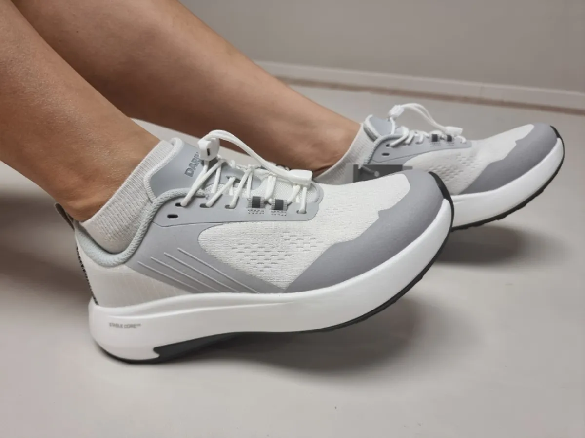 BR-001 lace structure showing the dual lacing system