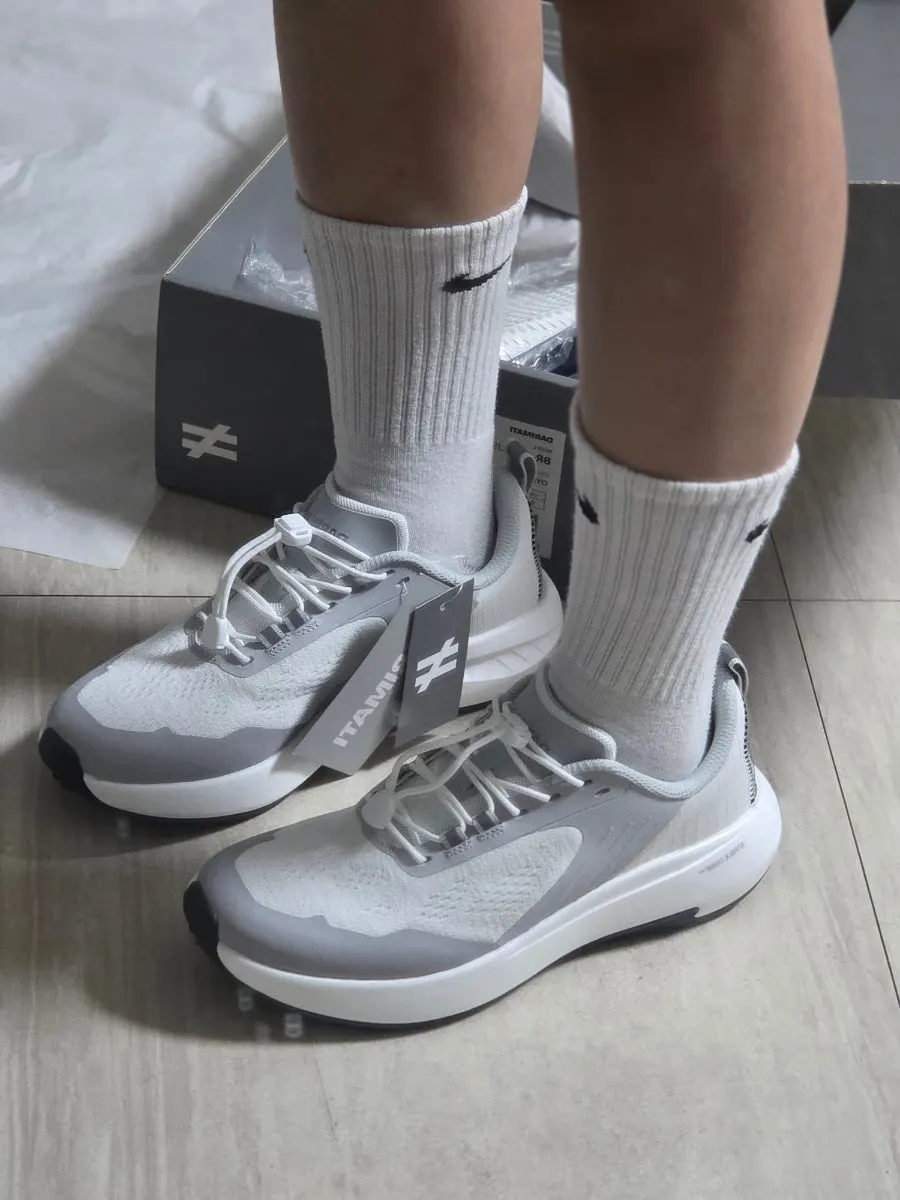 Trying on the BR-001