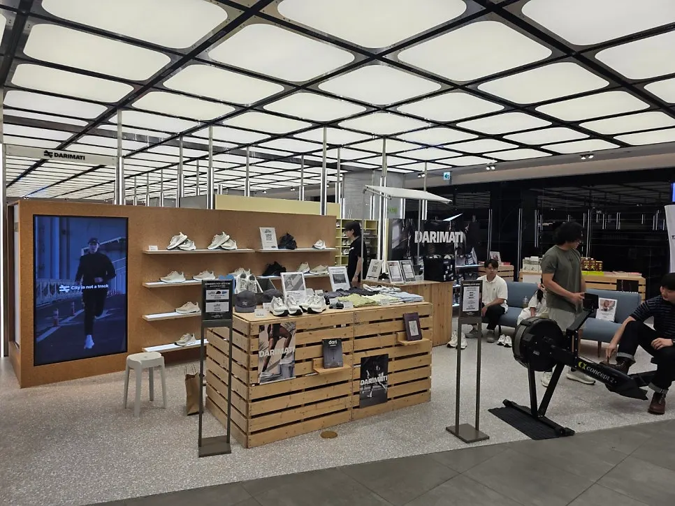 View of the DARIMATI pop-up store at Hyundai Department Store Pangyo Branch