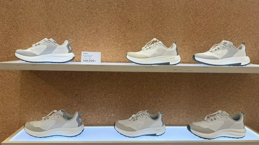 快闪店内BR-001与后续新款陈列