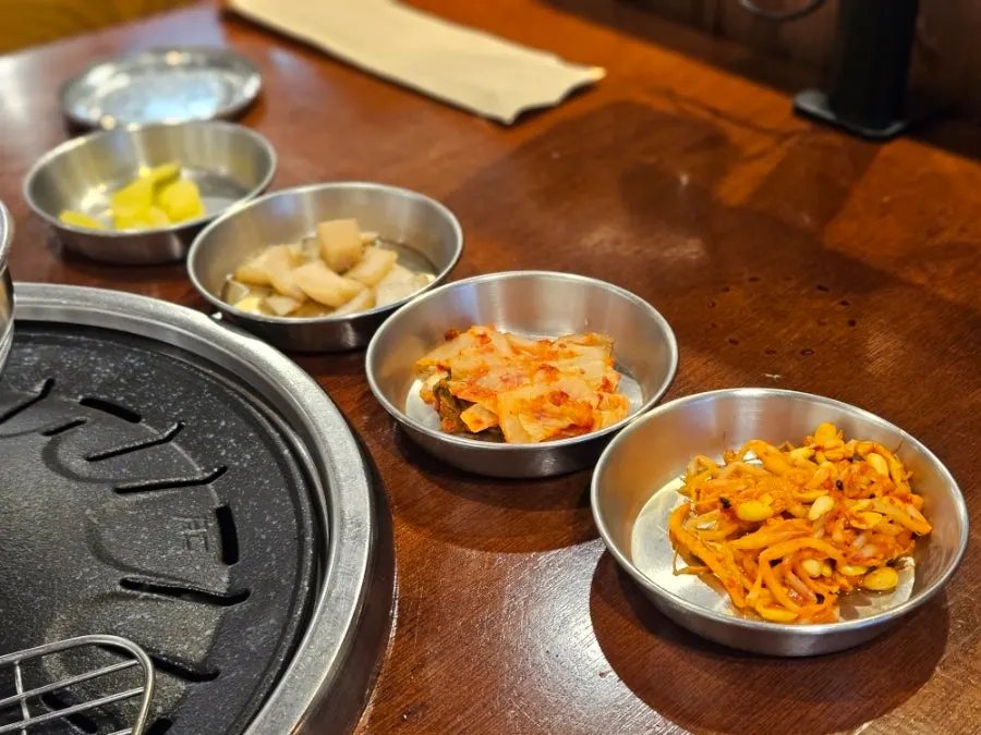 牛胸肉乌冬面与海鲜辣汤面菜单