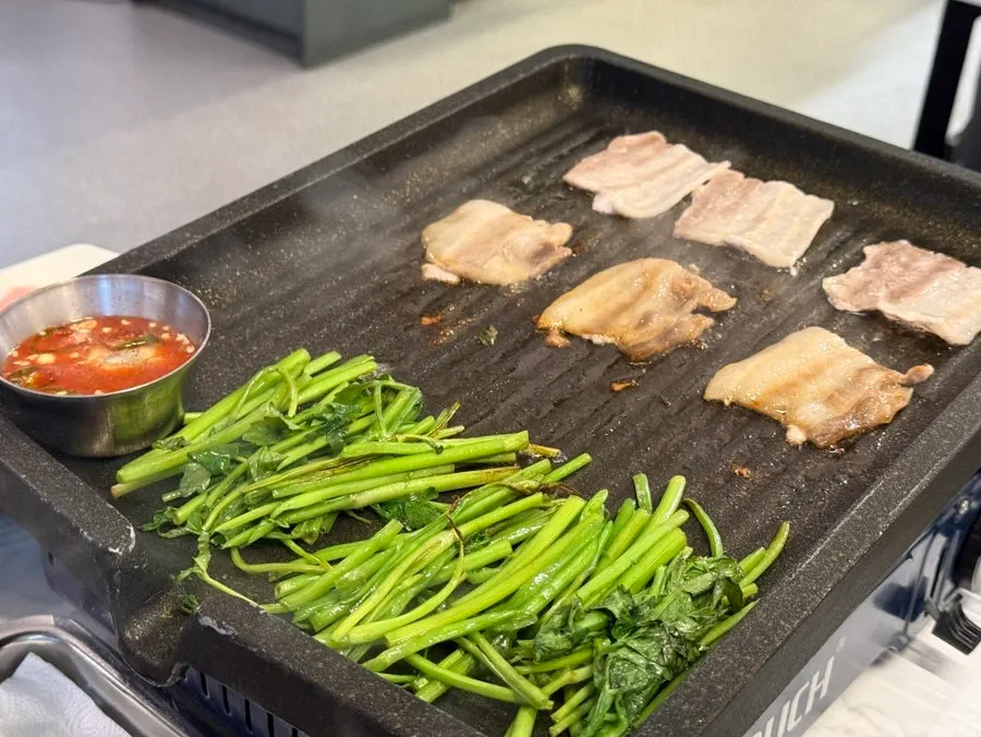 Eungbong cheonggukjang with tofu